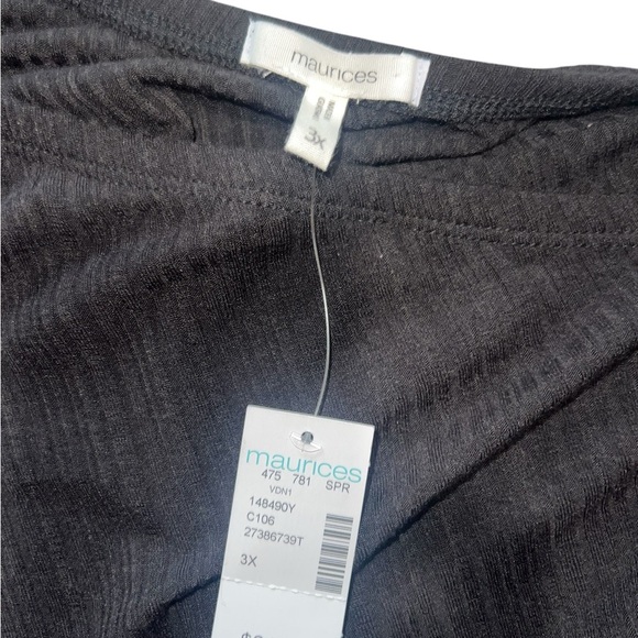 Maurice’s Women’s Plus Cold Shoulder Top- NWT SIZE 3x - Picture 3 of 3